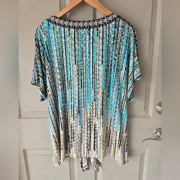 JM Collection Tunic Blouse Women 1X Blue White Tie Front Stretchy Colorful - Picture 14 of 14